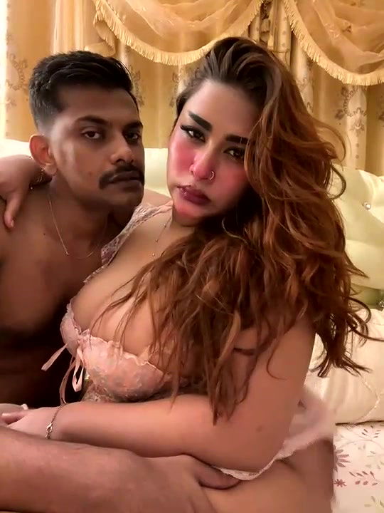 Redchiiii hot couple hardcore smooching 22