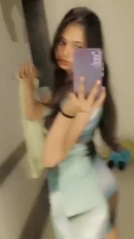 Sexy Girlfriend Showing Nude [Includes Updates] 211