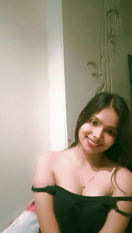 Sexy Girlfriend Showing Nude [Includes Updates] 213