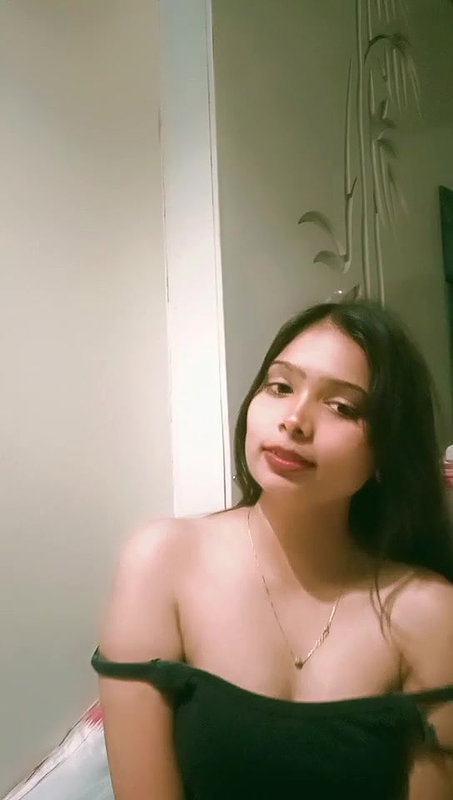 Sexy Girlfriend Showing Nude [Includes Updates] 231