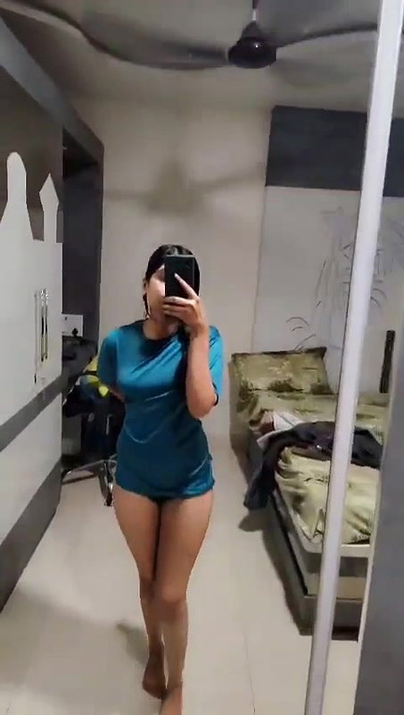 Sexy Girlfriend Showing Nude [Includes Updates] 29