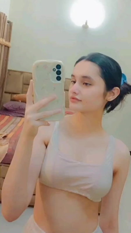 Hottest babe showing her naked body with cute expression towel drop 22