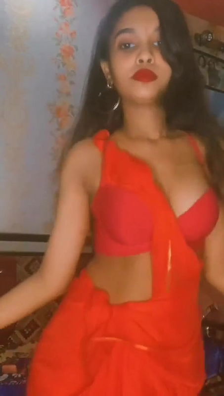 CUTIE DESI SEXY CLEAVAGE GIGGLE AWESOME