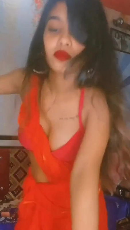 CUTIE DESI SEXY CLEAVAGE GIGGLE AWESOME