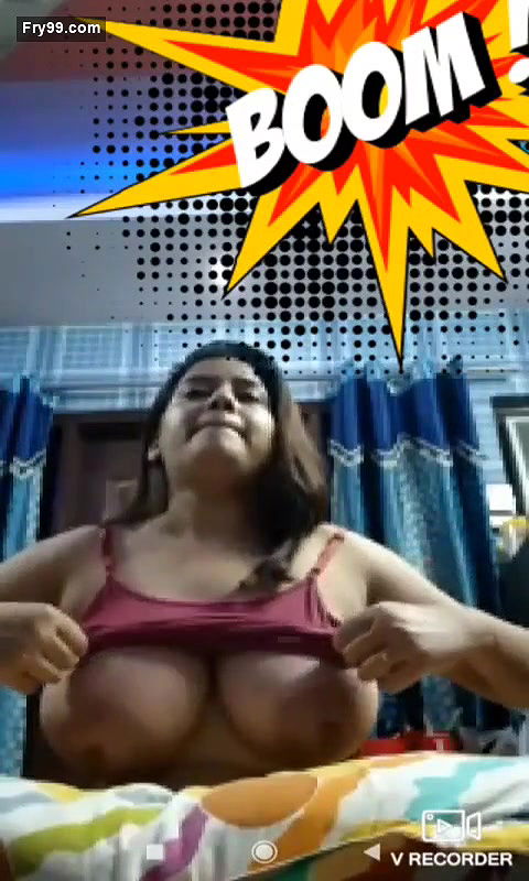Beautiful Bigboob Sexy Indian Girl Showing