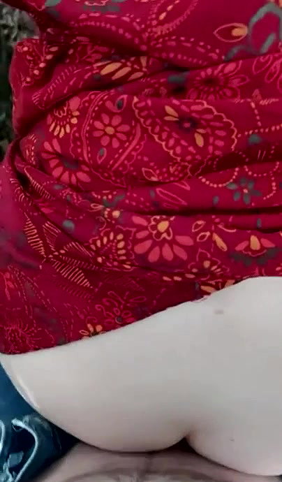 Amateur horny girl wet pussy home alone masturbating_181cd137