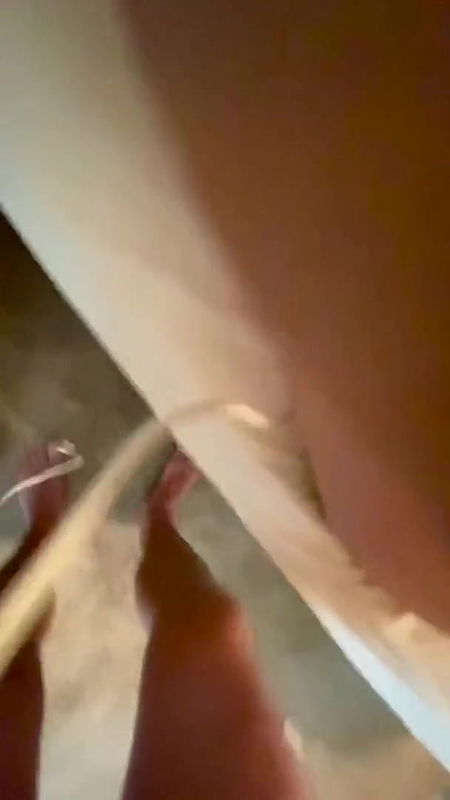 At home or on holiday I give head wherever I go_8167fe15