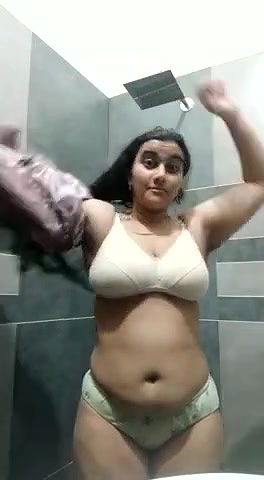 Hot Desi Girl Leaked Clip