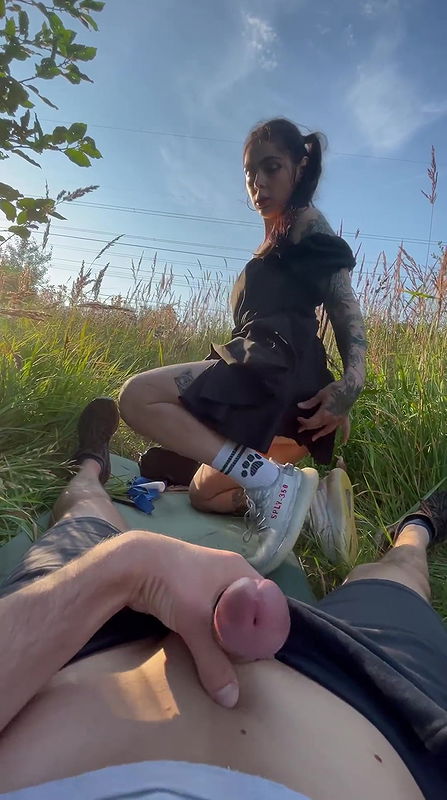 Horny bi bbw milf home alone plays with herself_37e0e740