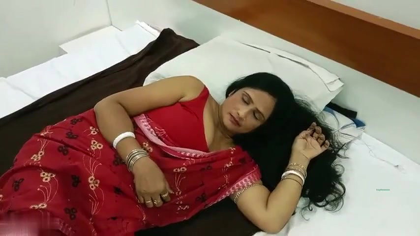 Hot Horny Bhabi Fucked by Bra Seller