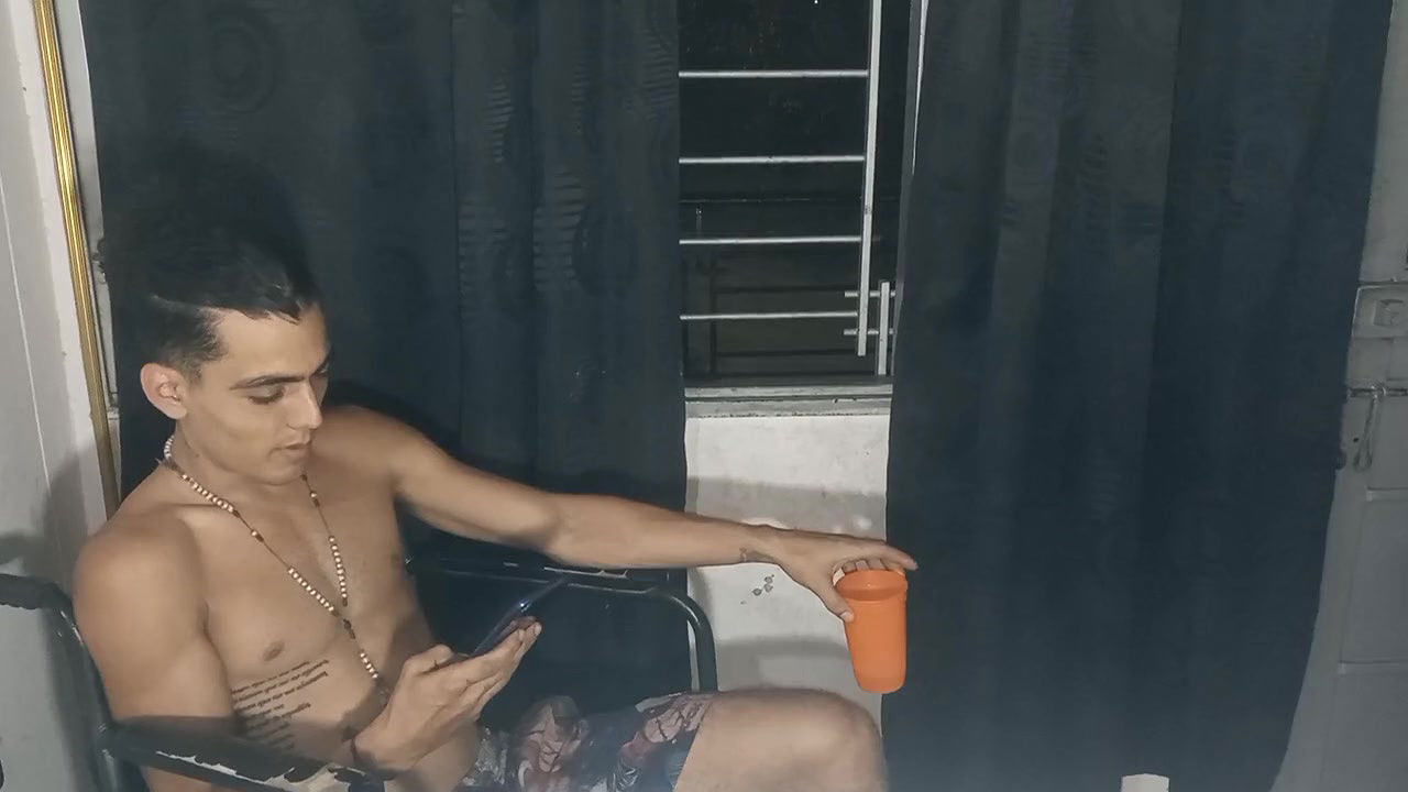 Perfect body for this exaggerated milf fucked at home and horns to her hus_c4bb9b37