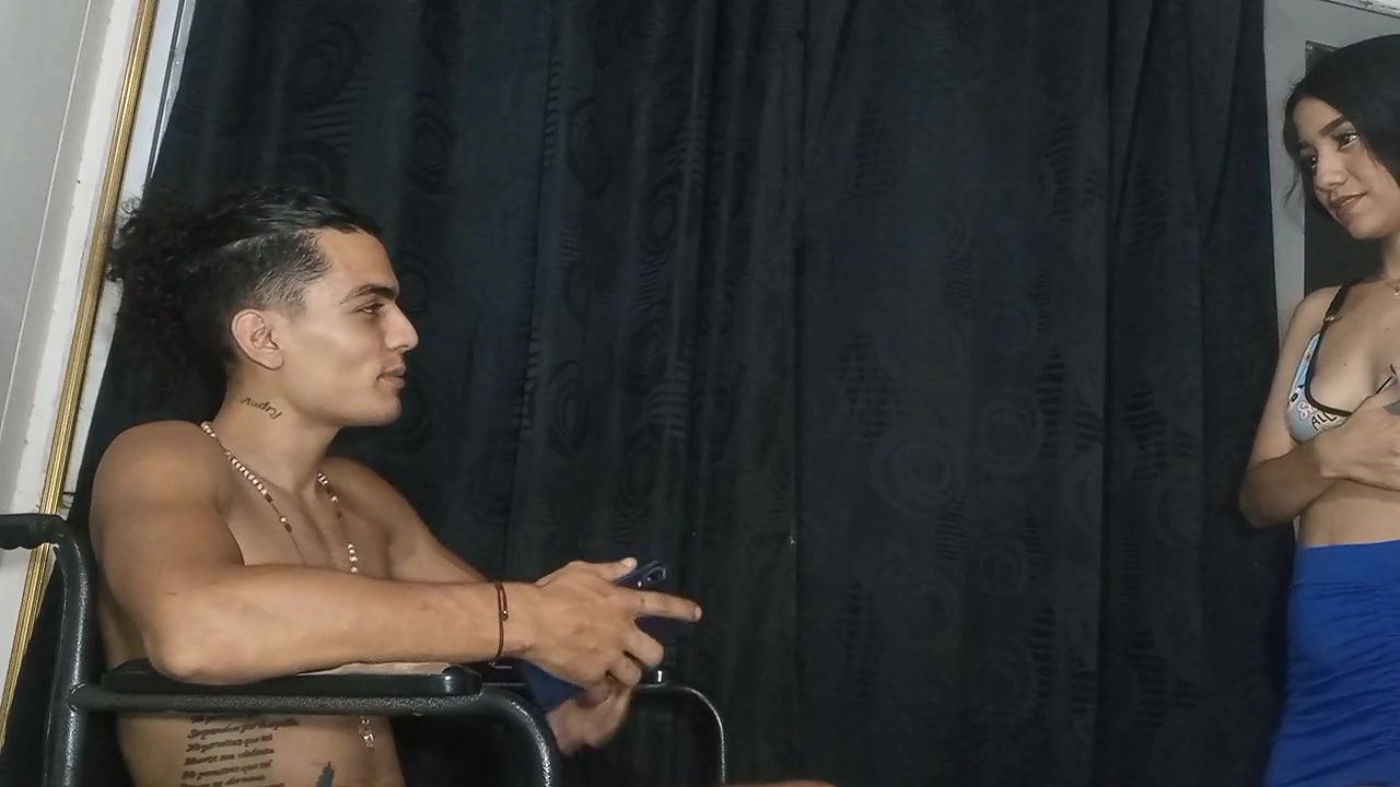 Perfect body for this exaggerated milf fucked at home and horns to her hus_c4bb9b37