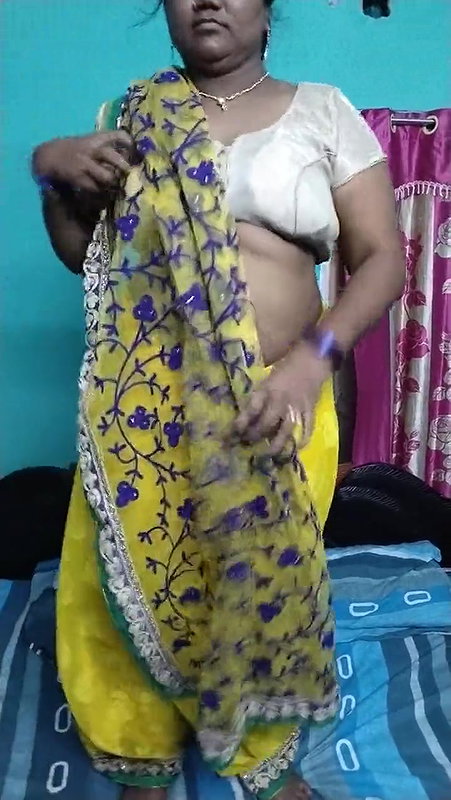 Desi village bhabi sexy body