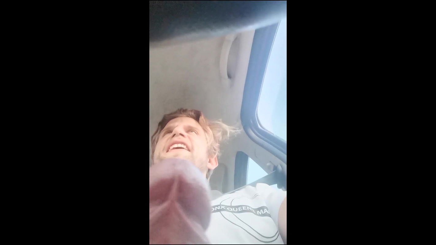 She came home and found me like this in the kitchen so she took out her phone_6c112c37