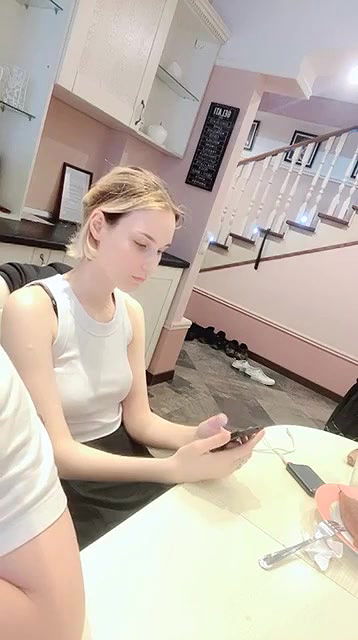 Sofie Marie heads home for a banging with her horny boyfriend_6d6f5b98