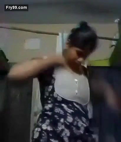 BIGBOOBS DESI BHABHI CHANGING CLOTH