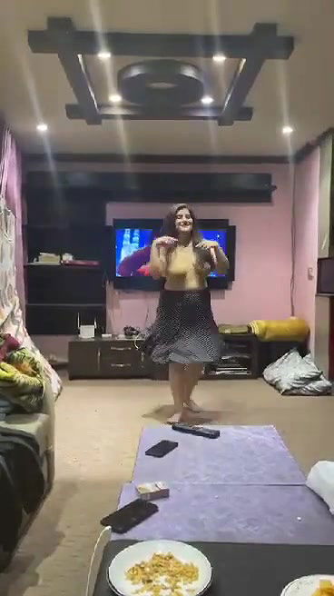 Pk sexy bhabi nude dance