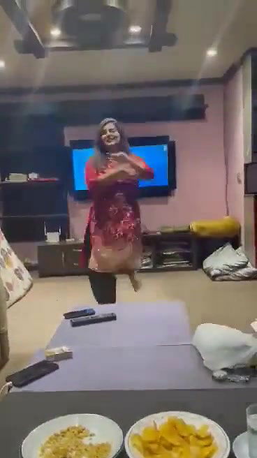 Pk sexy bhabi nude dance
