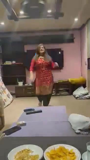 Pk sexy bhabi nude dance