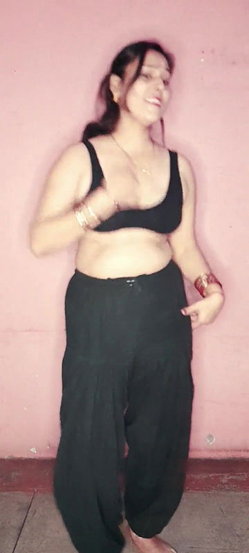Desi Bhabhi Nude Dance