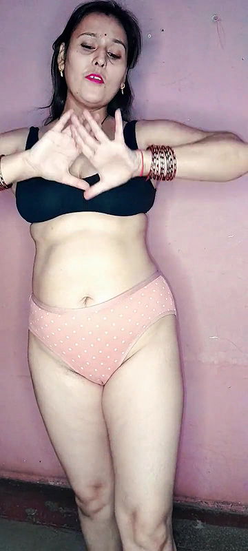Desi Bhabhi Nude Dance