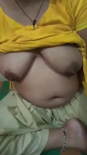 Paki lady showing big boobs