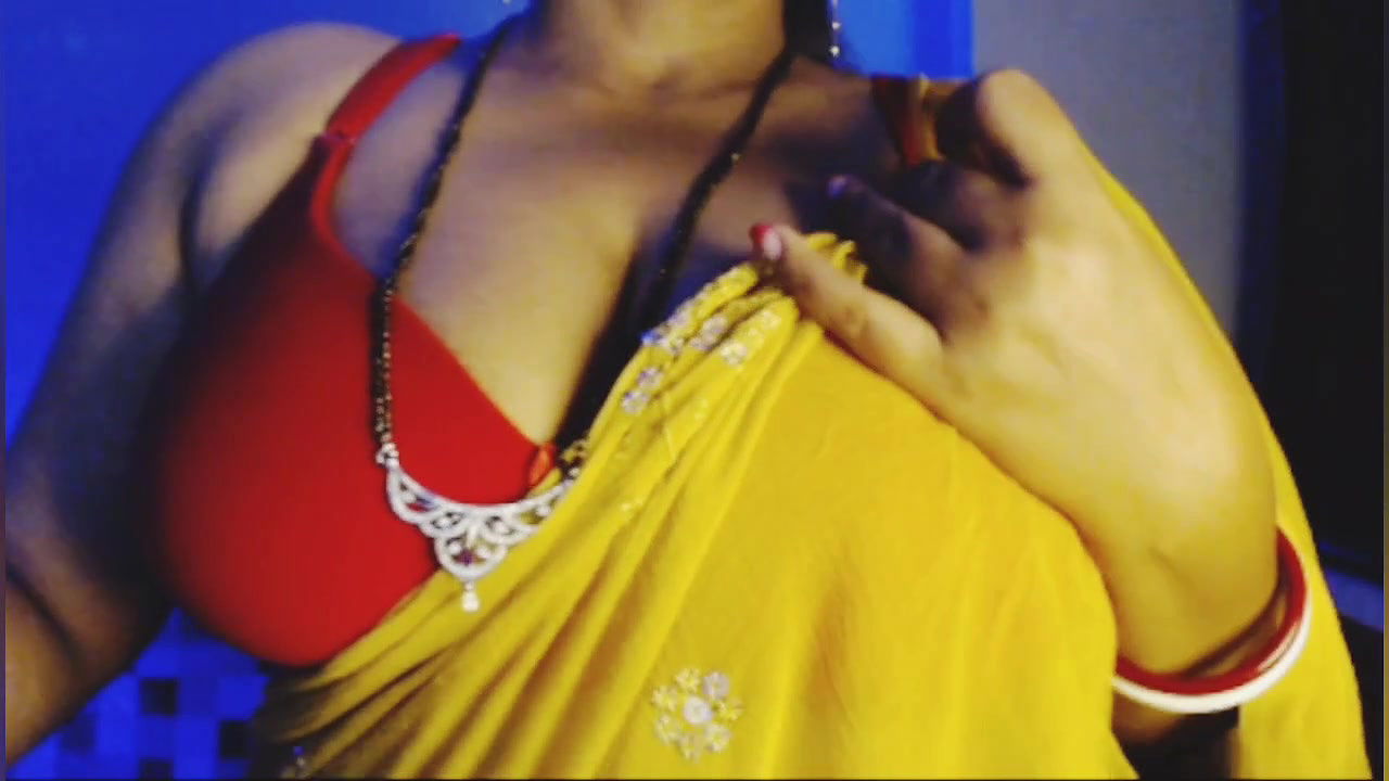 In a Private Show, Juisy Stepsister in Low Took off Her Bra and Panty, Pressed Her Boobs and Showed Her Pussy.