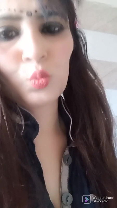 Paki Hot Bhabhi Leaking on Video Chat