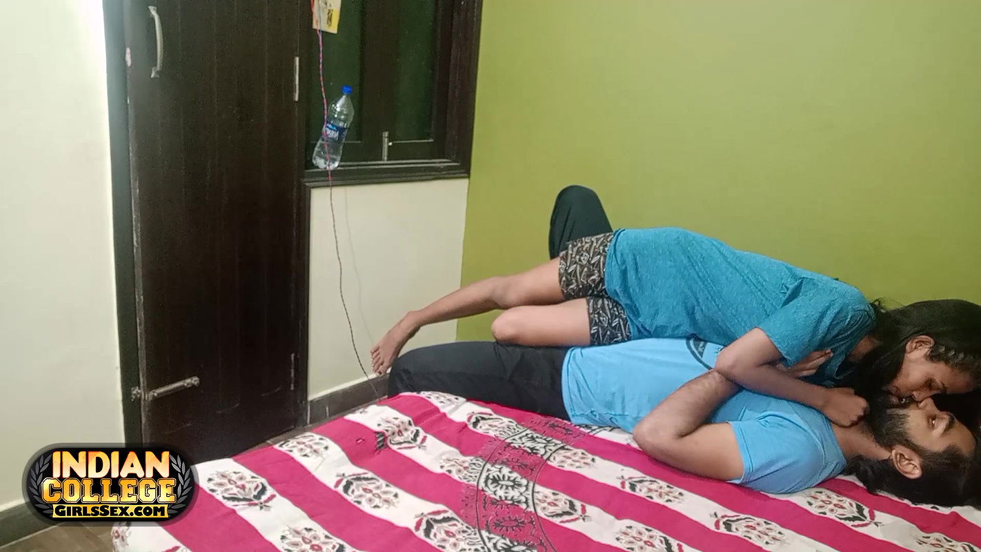 Juicy 18 Year Old Skinny Desi Girlfriend Fucked by Indian Hunk