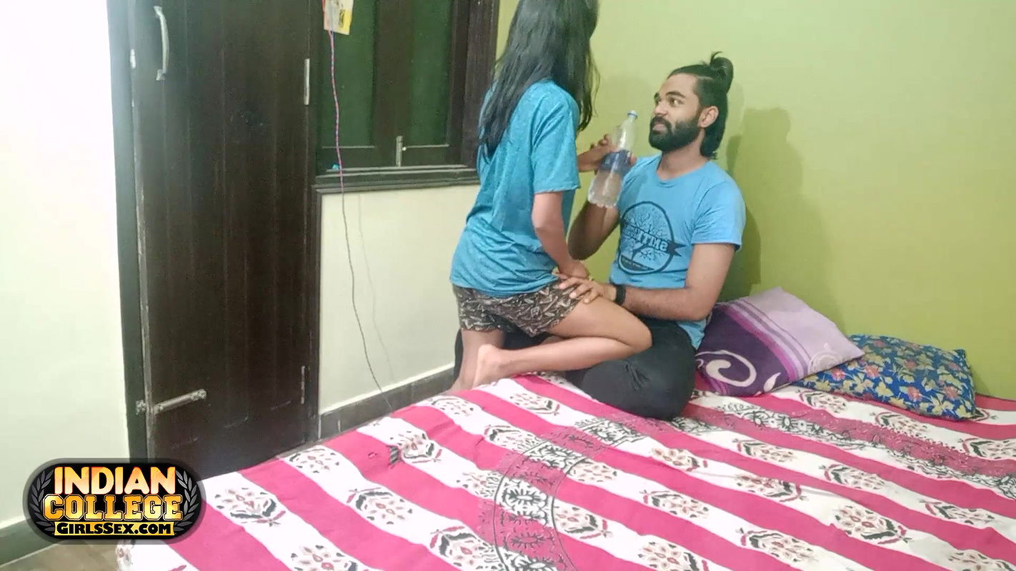 Juicy 18 Year Old Skinny Desi Girlfriend Fucked by Indian Hunk
