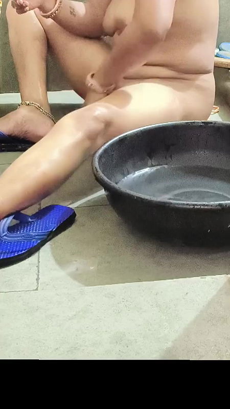 Kavita Bhabhi Hot Video Kavita Bhabhi Hot Bathroom Bathing Video Indian Hindi Bathing Video