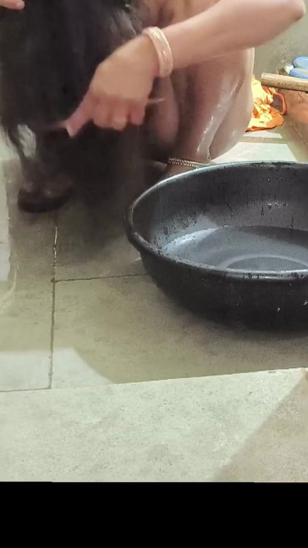 Kavita Bhabhi Hot Video Kavita Bhabhi Hot Bathroom Bathing Video Indian Hindi Bathing Video