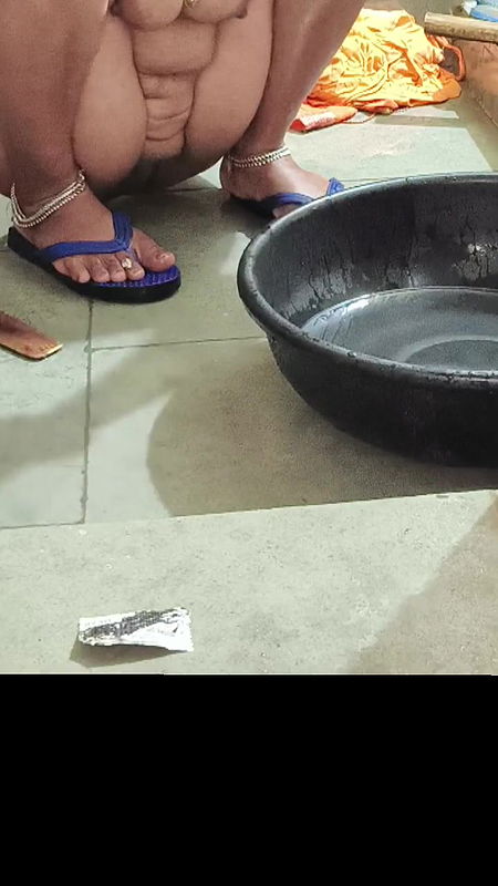 Kavita Bhabhi Hot Video Kavita Bhabhi Hot Bathroom Bathing Video Indian Hindi Bathing Video