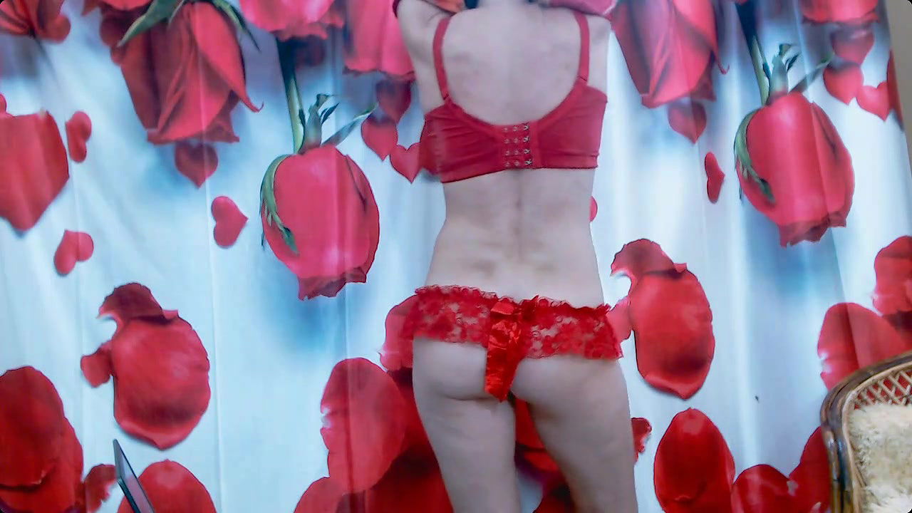 Kinky Cutie Seduces in Sexy Red Dress Webcam