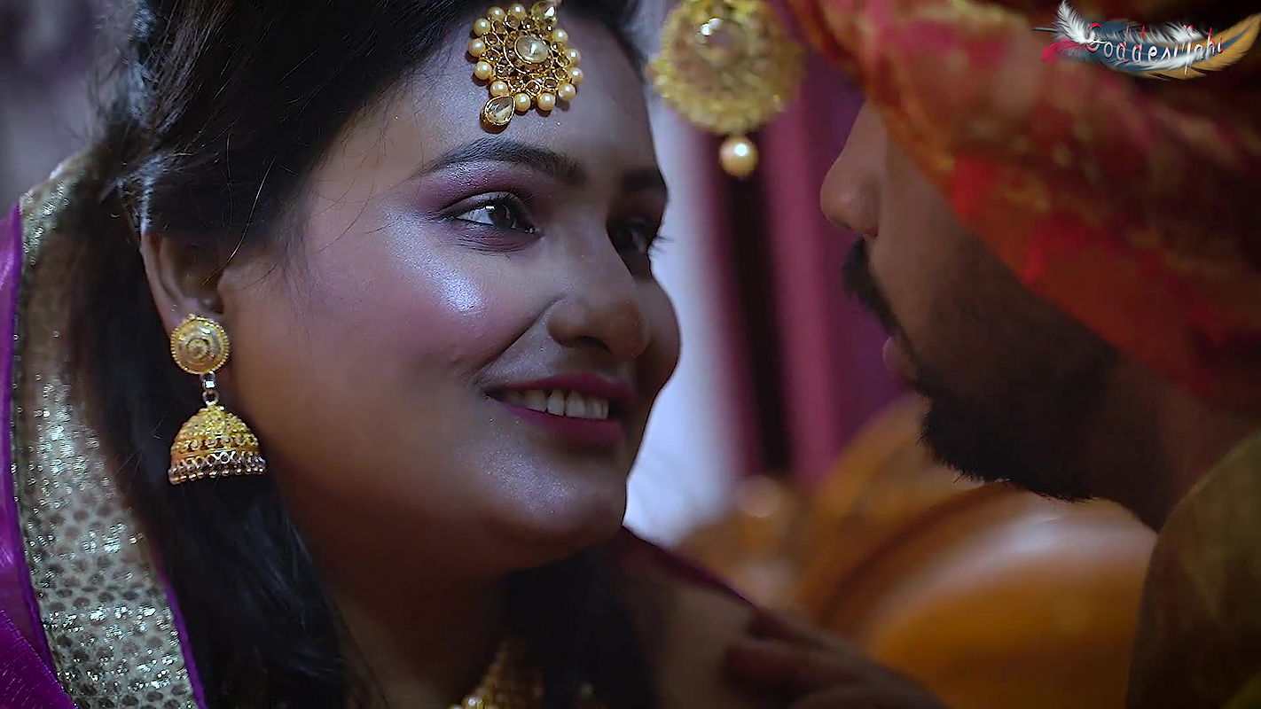 Landlord romantic softcore sex with her beautiful wife ( hindi audio )