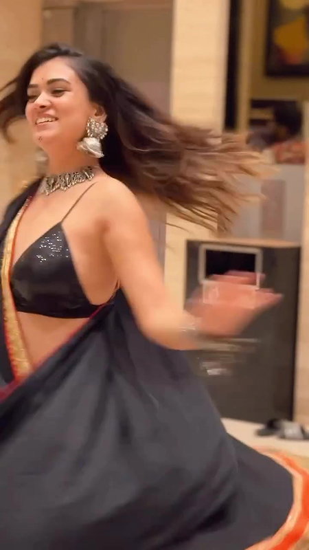 ANUPRIYA PARMAR GLAM SEXY BEAUTY IN BRA AND SKIRT UUFFF2