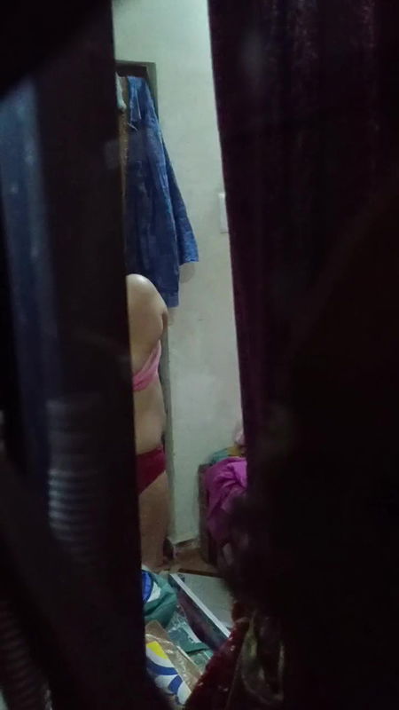 BigAss Lady Changing 2 Clips 22