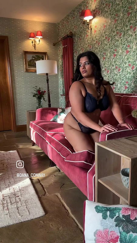 nri desi huge curvy ass,boob, navel 22