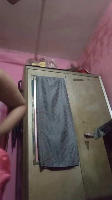 Desi girlfriend enjoying and stripping fully nude2