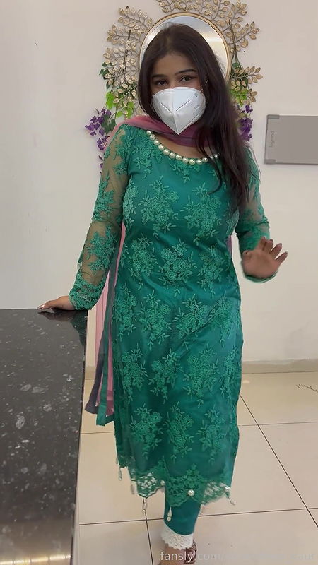 Indian hot model karandeep kaur stripping and teasing in bra and panty hot 22