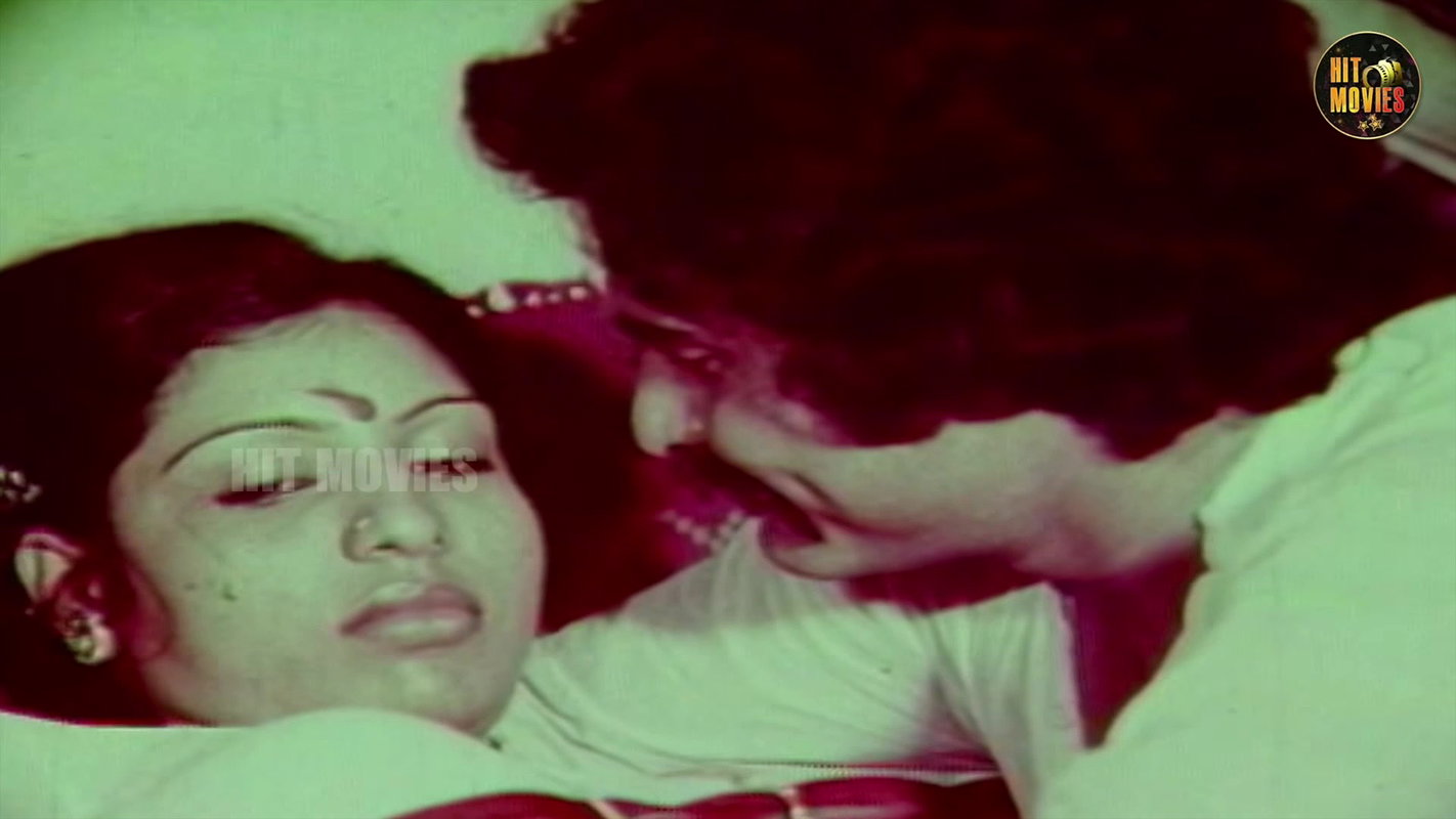 Rarest MILF J. Lalitha hot seduction scene – Navel felt with face, Expressions 22