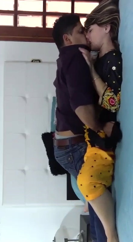 Desi girlfriend Fucking with lover2