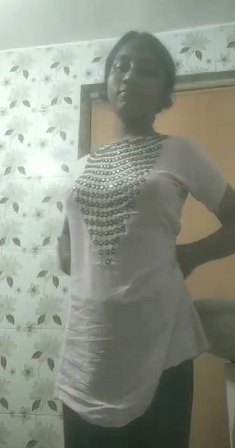 Desi village girl showing her big ass fully nude2