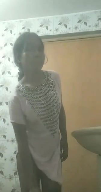 Desi village girl showing her big ass fully nude2