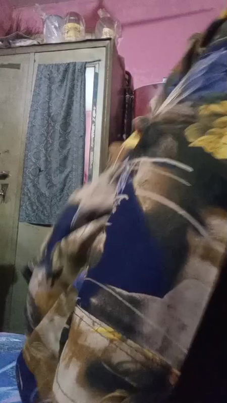 Desi girlfriend fingering and showing her big ass2