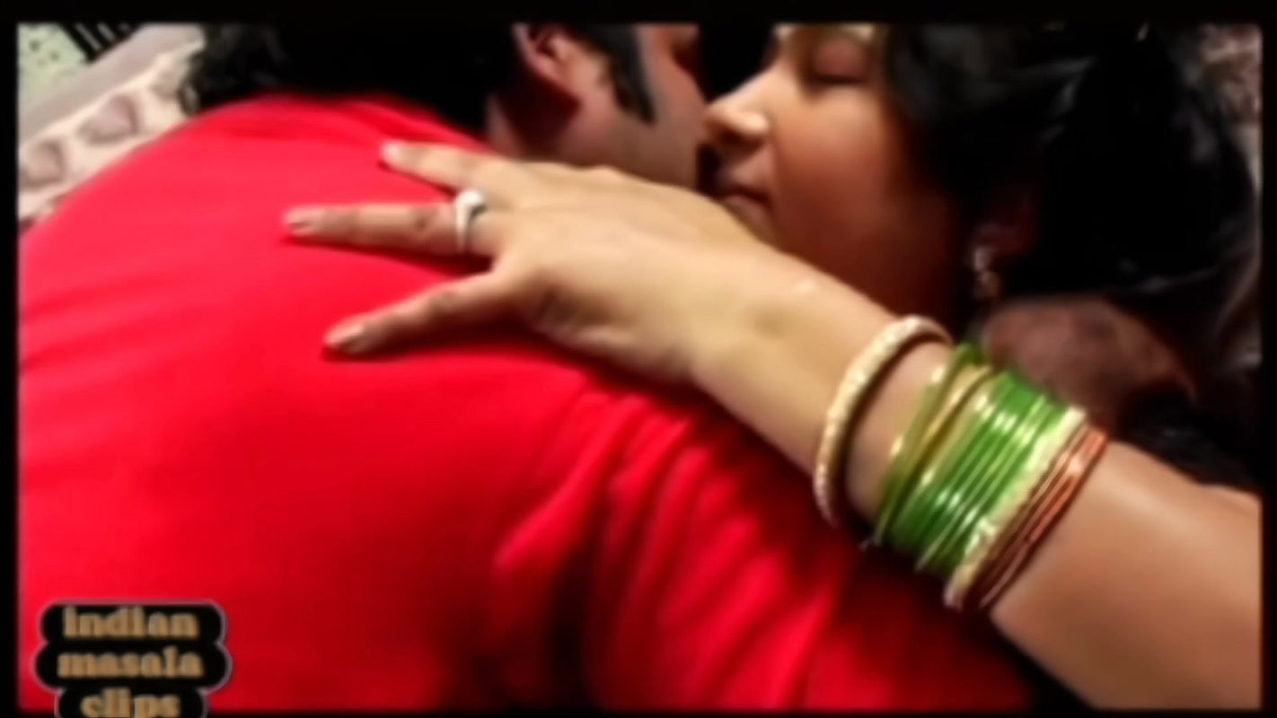 Hot telugu aunty boobs squeezed hard 1080P2