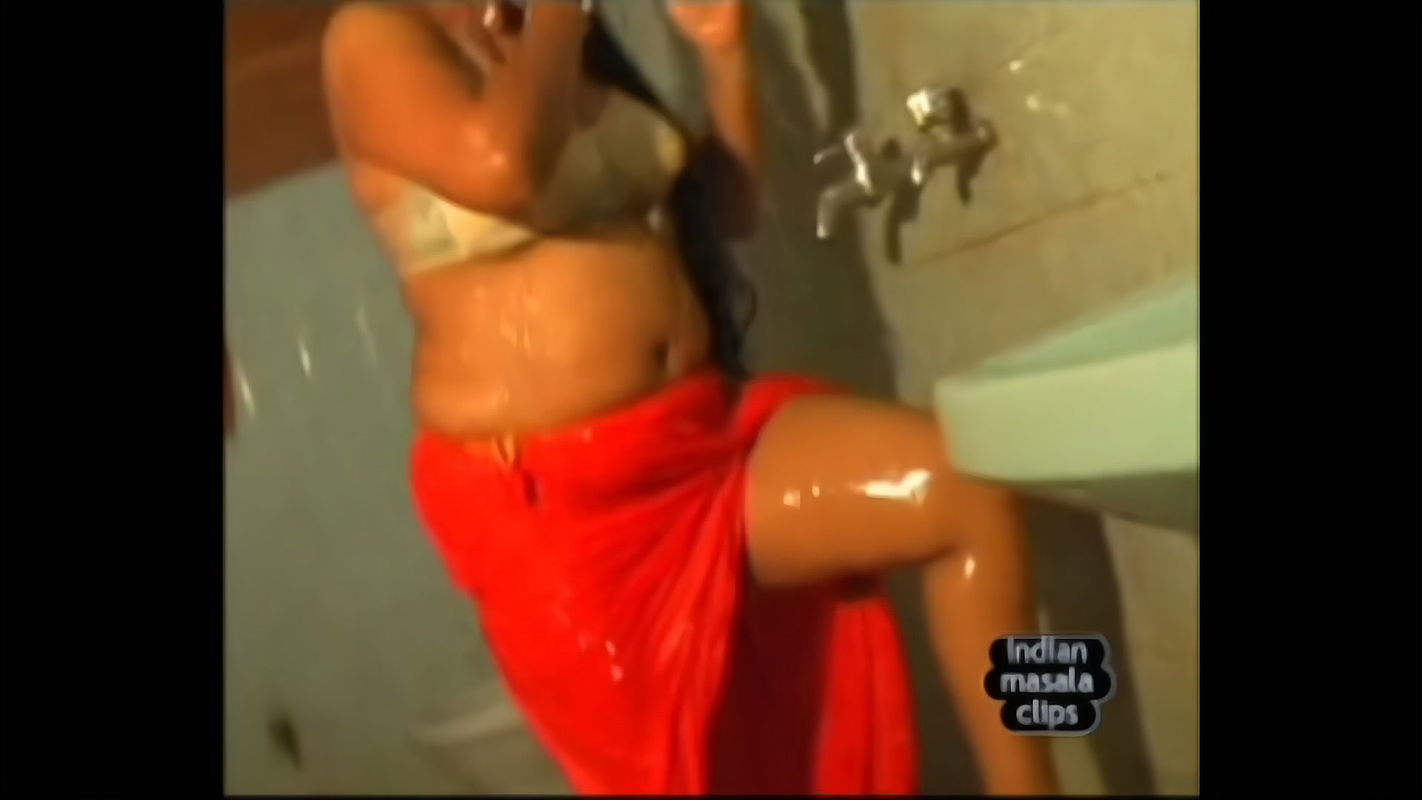 Unknown Telugu aunty romance with oldman in bathroom 1080P2