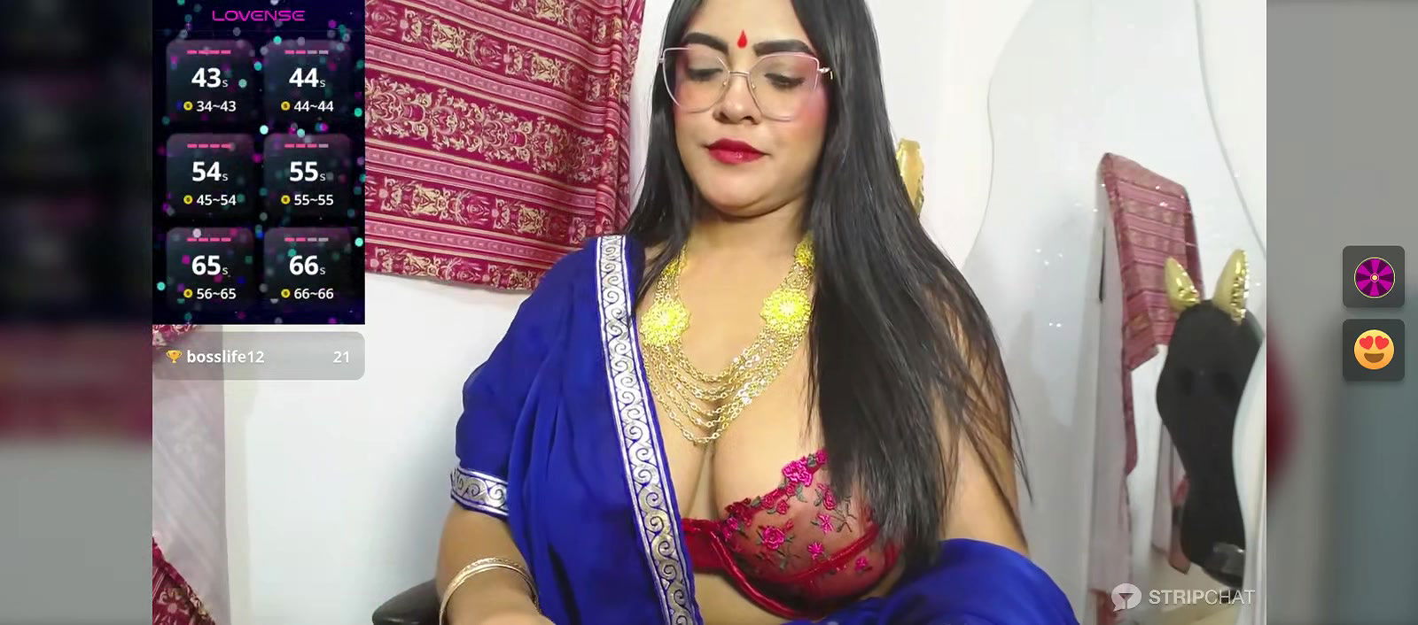 Hot bengali girl show her hot cleavage 22