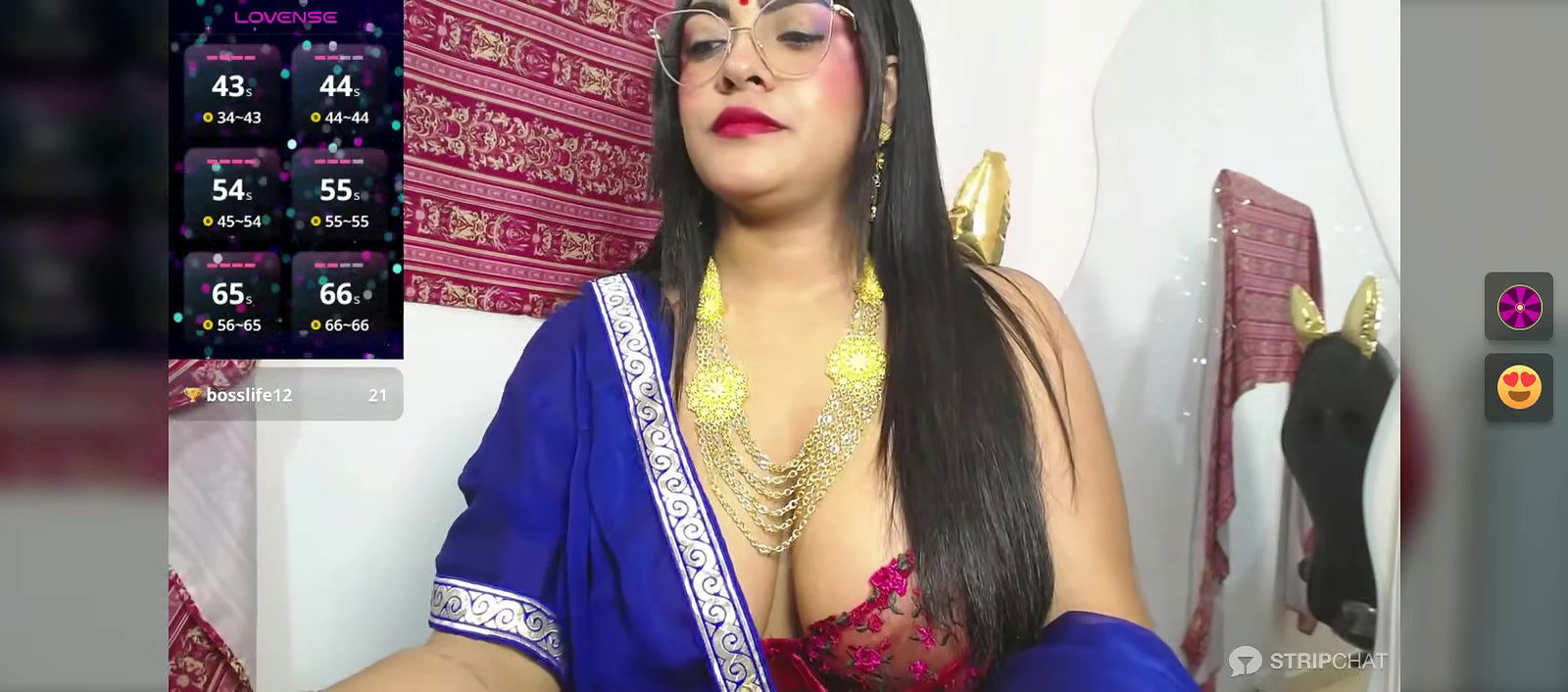 Hot bengali girl show her hot cleavage 22