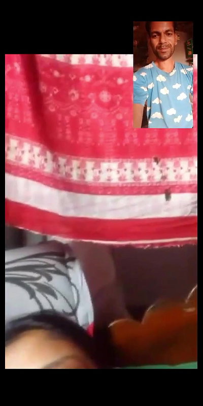 Cute Desi Girl Shows her Boobs